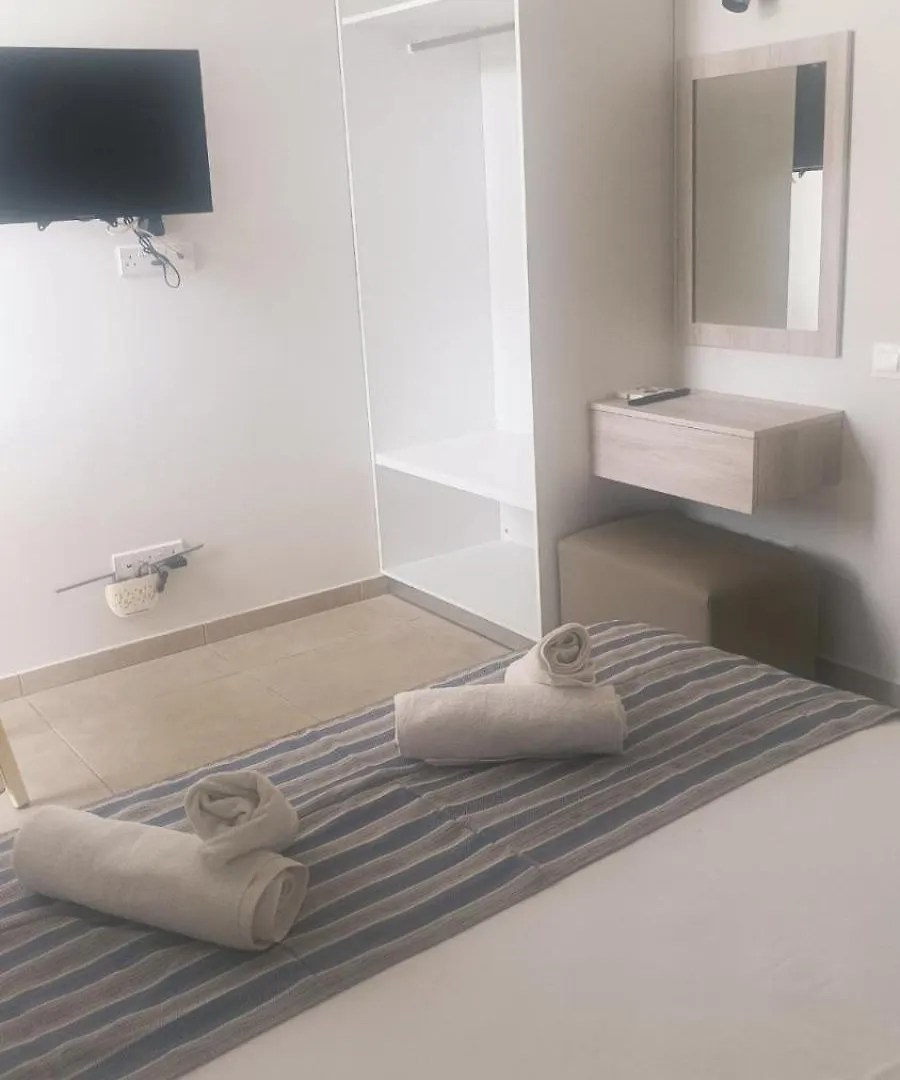 פרוטאראס Proteas Mare Suites דירה