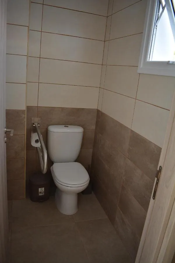 פרוטאראס Proteas Mare Suites 0*,